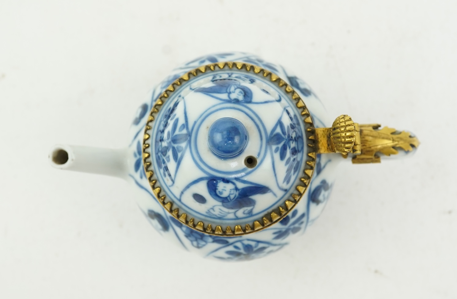 A Chinese miniature blue and white teapot, Kangxi period
